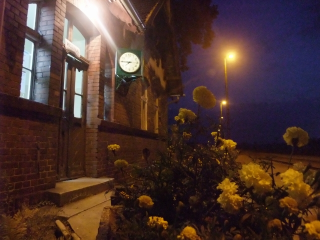 ラコニエビッチェ駅の夜