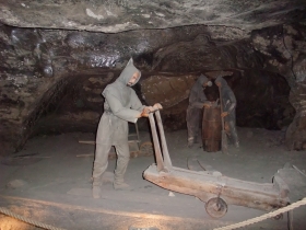 岩塩採掘の様子
