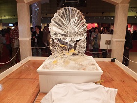 ５号館・西洋料理コーナー(氷彫刻）